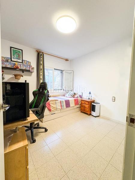 Foto ea712213-3aab-4ff7-ab4a-288986a6892b. Casa adosada espaciosa casa adosada, de 5 habitaciones, patio y sótano. en Castellar del Vallès