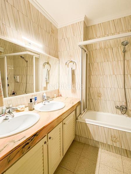 Foto ed337fd3-99fd-48bd-8866-e513c342833c. Casa adosada espaciosa casa adosada, de 5 habitaciones, patio y sótano. en Castellar del Vallès