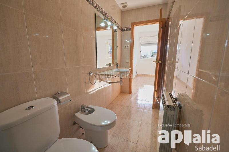 Foto e409962b-1e40-47aa-901e-527318829554. Maison jumelée avec chauffage parking dans Sentmenat