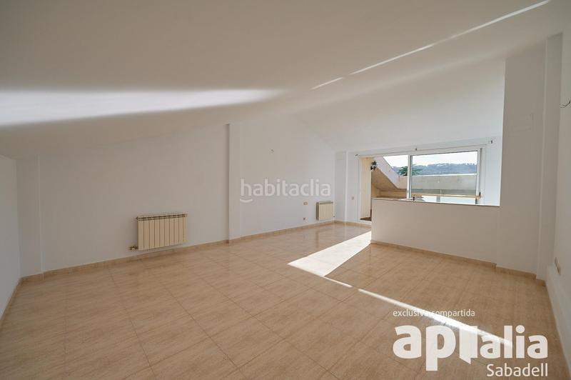 Foto f035bbb0-b79e-4a04-b2b4-1f24c6ab5a8e. Maison jumelée avec chauffage parking dans Sentmenat