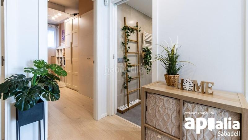 Foto ba2a6905-d24c-4e97-a7ad-74d878a2db26. Piso impecable piso seminuevo con terraza, piscina y parking en el Eixample . en Sabadell