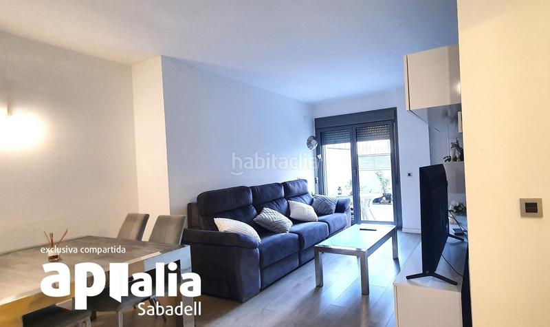 Foto e7553fca-25d0-489d-9074-e42691ff6db1. Erdgeschoss mit heizung pool in Centre Sabadell
