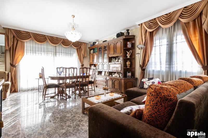 Foto 686865f4-287a-4f4b-86eb-5a19a08d1b9c. Casa adosada  unifamiliar a Can Rull en Sabadell