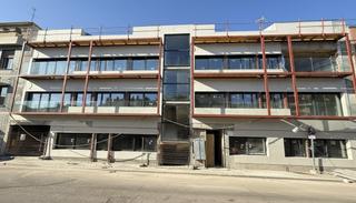 Pis a Calle borras 63. Planta baja con dos terrazas, donde el interior y el exterior se