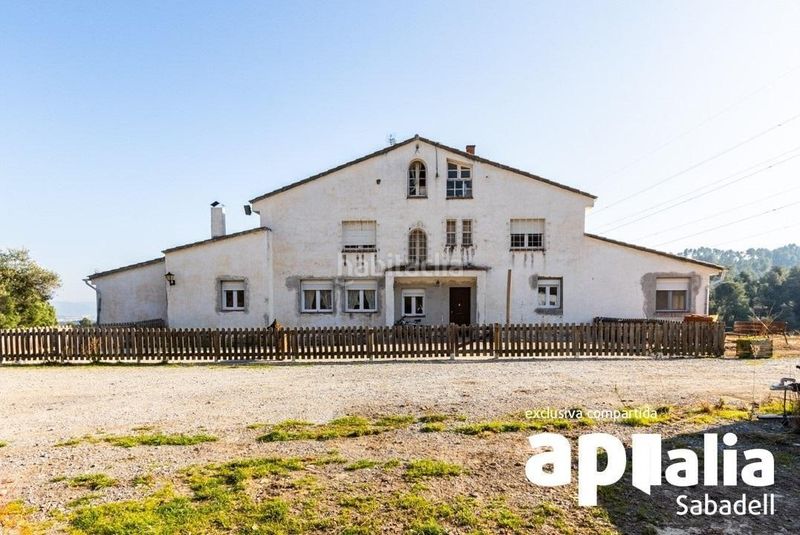 Foto 18993d53-ddbb-4a6a-b912-7455589301f7. Masia amb aparcament a Sentmenat