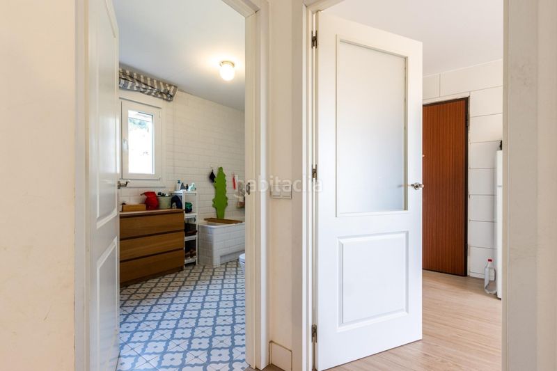 Foto ab01c32d-e2c2-4294-a57f-1b08202b9397. Masia amb aparcament a Sentmenat