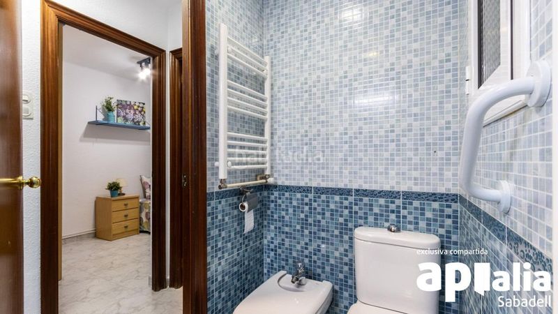 Foto aef9a349-b679-4eb5-97a2-1bc5e4f82e0d. Planta baja  impecable en Can Rull, sin barreras, 3 habitaciones y entorno residencial tranquilo en Sabadell