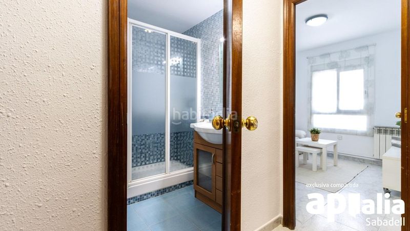 Foto b4a0efe3-886d-4c56-96bf-2d46a8017292. Planta baja  impecable en Can Rull, sin barreras, 3 habitaciones y entorno residencial tranquilo en Sabadell