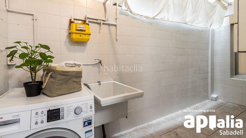 Foto cf577fa2-3390-452b-b8c4-a016d89f4068. Planta baja  impecable en Can Rull, sin barreras, 3 habitaciones y entorno residencial tranquilo en Sabadell