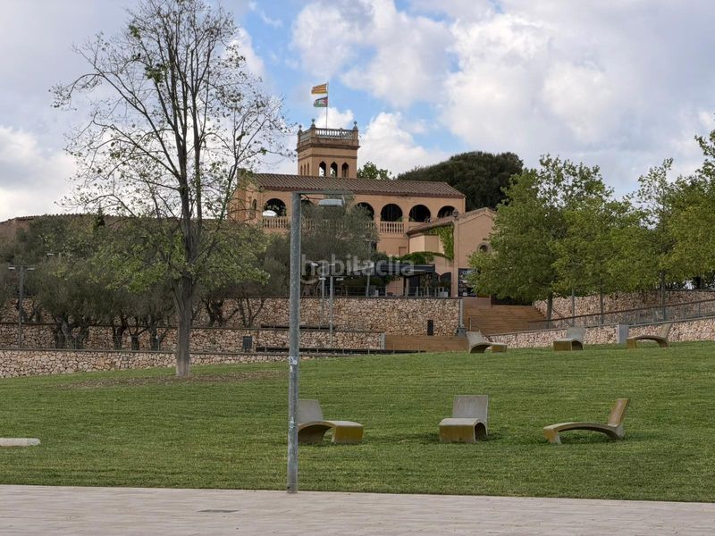 Foto 49bb96a7-d3c2-4d22-8126-6120a16e6895. Planta baja exclusiva planta baja con terraza, 3 habitaciones y pk frente al parque de Can Gambús en Sabadell