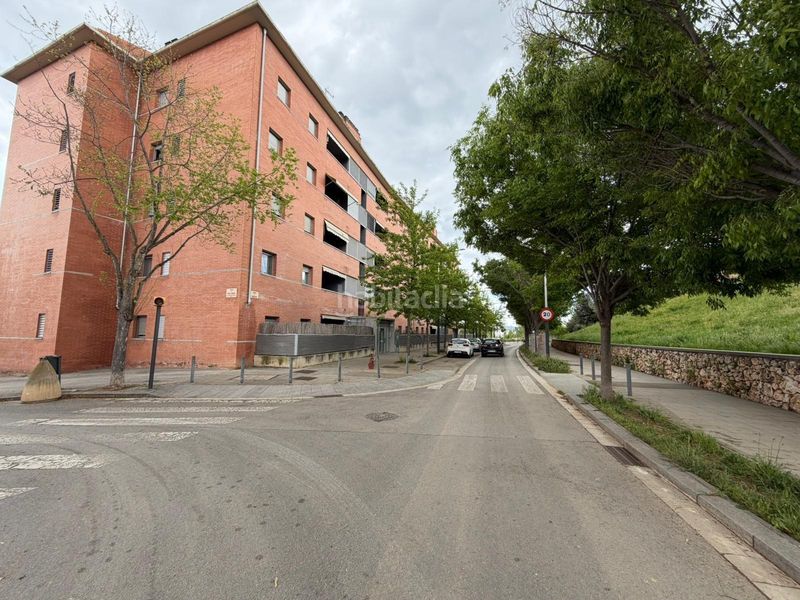 Foto 513cea90-72a4-42ad-aa06-64452d026fb4. Planta baja exclusiva planta baja con terraza, 3 habitaciones y pk frente al parque de Can Gambús en Sabadell