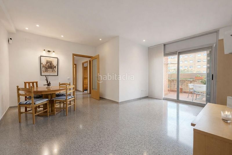 Foto 6ae8838c-af39-4a6a-bbbd-0f5429d7d2a2. Planta baja exclusiva planta baja con terraza, 3 habitaciones y pk frente al parque de Can Gambús en Sabadell