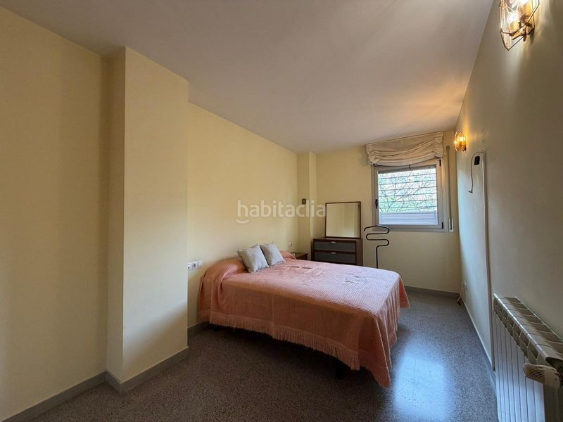 Foto 743ce11e-917f-4760-8094-a5ee4936972f. Planta baja exclusiva planta baja con terraza, 3 habitaciones y pk frente al parque de Can Gambús en Sabadell