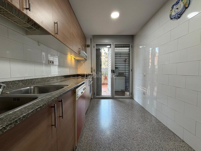 Foto 76593b24-62cd-4880-bb3d-e2059d90a0c0. Planta baja exclusiva planta baja con terraza, 3 habitaciones y pk frente al parque de Can Gambús en Sabadell