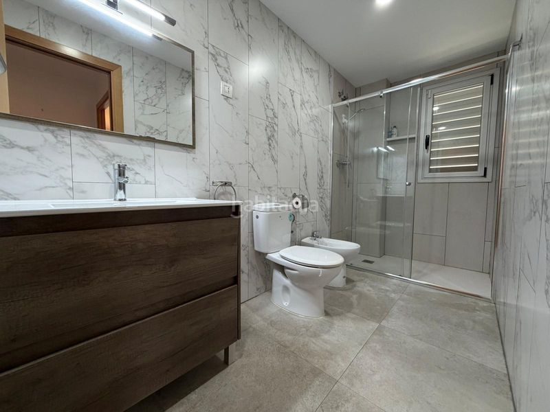 Foto 8999fc9a-547b-4970-87f9-213e4f6ac238. Planta baja exclusiva planta baja con terraza, 3 habitaciones y pk frente al parque de Can Gambús en Sabadell