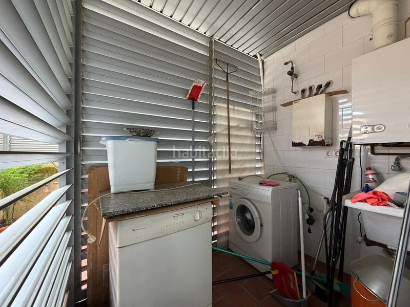 Foto 8dfaa899-19dd-48be-aae5-f48f91584296. Planta baja exclusiva planta baja con terraza, 3 habitaciones y pk frente al parque de Can Gambús en Sabadell