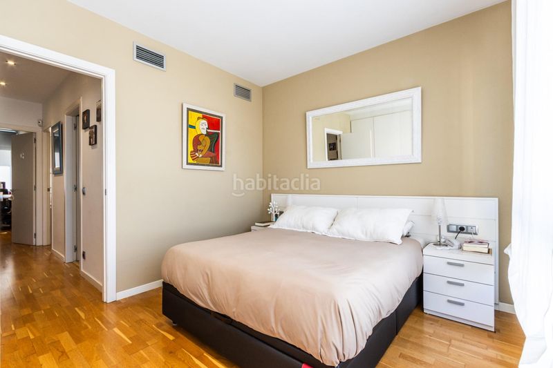 Foto 07cbb316-46f0-4349-9684-f85daebc42c1. Casa amb calefacció aparcament a Creu Alta Sabadell