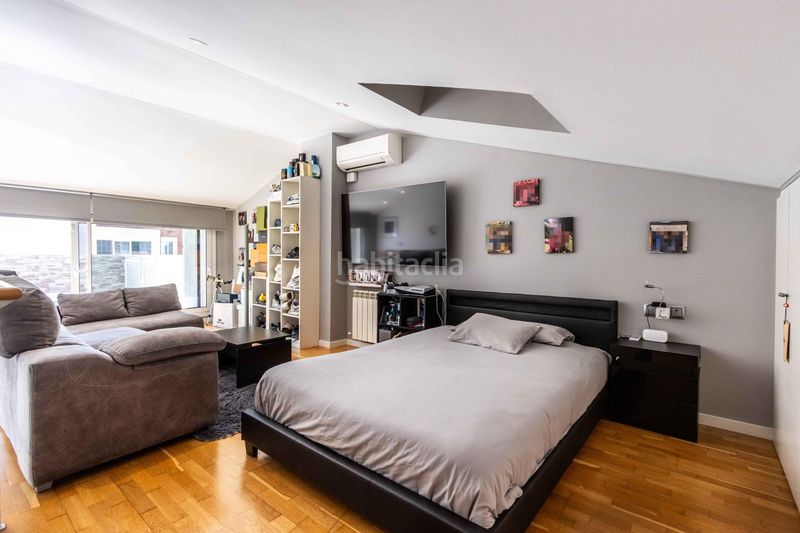 Foto 584e5750-a065-424e-82bc-85e9c073b13c. Casa amb calefacció aparcament a Creu Alta Sabadell