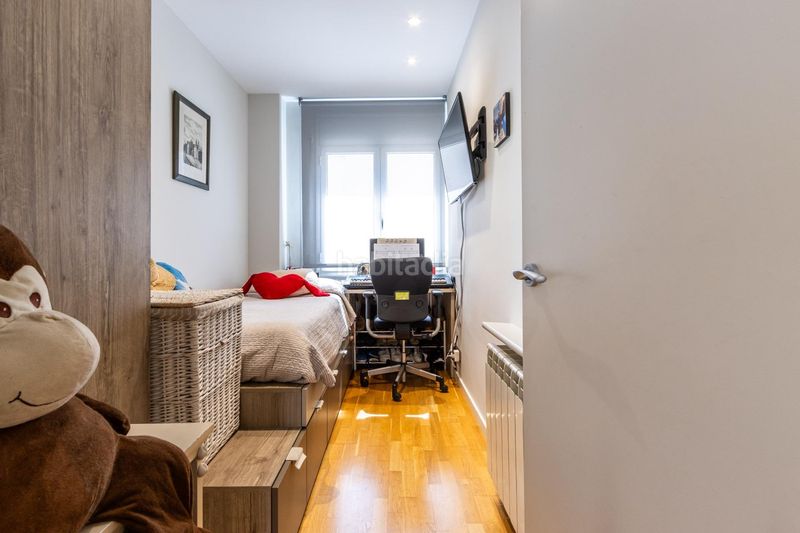 Foto 68843586-33fc-4bde-b5e1-eb05c12d69db. Casa amb calefacció aparcament a Creu Alta Sabadell