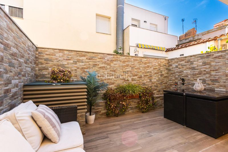 Foto 7430e903-a3cb-437a-b6e3-85b91e099e8f. Casa amb calefacció aparcament a Creu Alta Sabadell