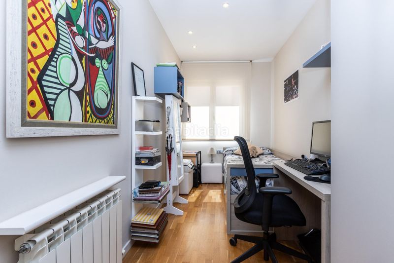 Foto 8a34f5c1-bf52-4221-9ae5-c9be51bfdafc. Casa amb calefacció aparcament a Creu Alta Sabadell