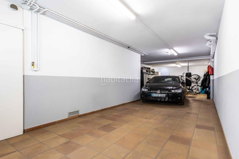 Foto 9ce1b860-2d95-44dd-a497-5812bd2f1f10. Casa amb calefacció aparcament a Creu Alta Sabadell