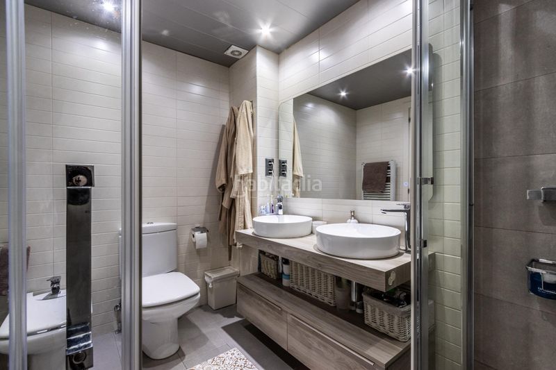 Foto c1b0f9c9-0373-4b3c-adbf-fa480416858b. Casa amb calefacció aparcament a Creu Alta Sabadell