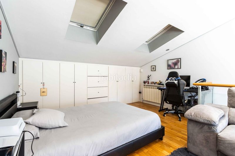 Foto d21faadc-9b57-4746-8609-6000247580a9. Casa amb calefacció aparcament a Creu Alta Sabadell