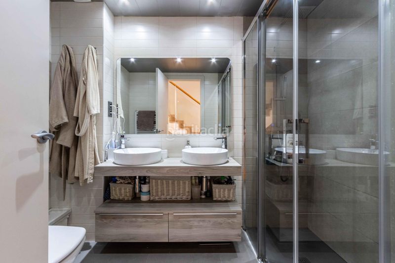 Foto e5bb5192-391e-4592-8f80-360714890467. Casa amb calefacció aparcament a Creu Alta Sabadell