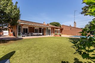 Casa a Sant Quirze Parc-Vallsuau-Castellet. Casa 4 habitaciones, todo en planta en sant quirze parc con pisc