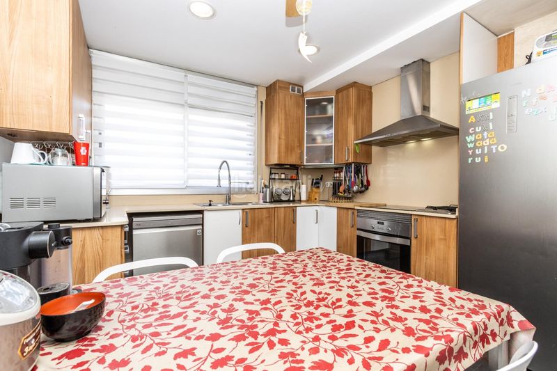 Foto 1ad6b35a-c8ad-4e71-9909-fa315034a445. Casa amb aparcament a Gràcia Sabadell