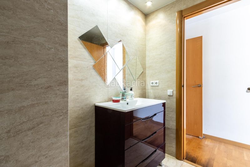 Foto 4535b041-90ae-4c3b-9c8c-65c9a5fbfc1c. Casa amb aparcament a Gràcia Sabadell