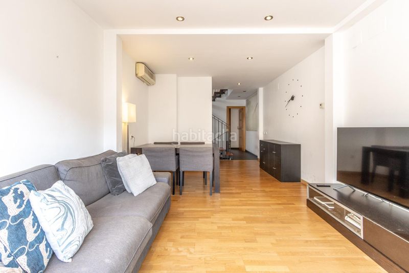 Foto 6560b74f-bdf0-4663-9eba-e03d1c6f87be. Casa amb aparcament a Gràcia Sabadell