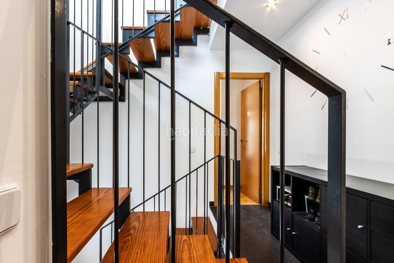 Foto bd85f338-9f04-4c7b-b68a-f1d894242a3f. Casa amb aparcament a Gràcia Sabadell