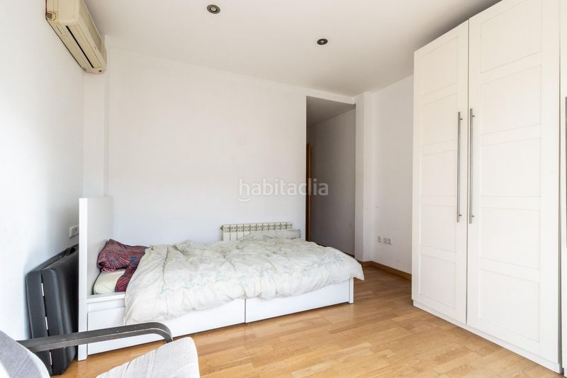 Foto c6927e16-17ca-4ee2-8dc1-f3ee89fd44a0. Casa amb aparcament a Gràcia Sabadell