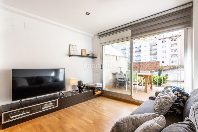 Foto f80fe78d-21ea-440d-971f-40832b0654c0. Casa amb aparcament a Gràcia Sabadell