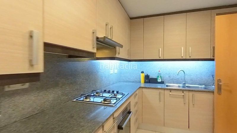 Foto 919d9441-563c-4bfb-80ac-56939ac2a24e. Planta baixa amb aparcament a Centre Sabadell