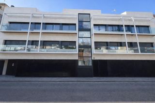 Piso en Calle de borràs 65. Espectacular planta baja de obra nueva, con dos terrazas, parkin