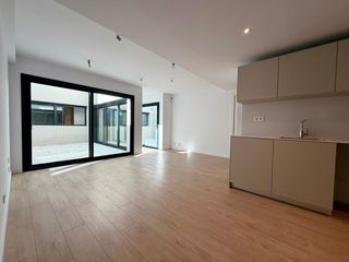 Flat  Calle de borràs 65. Planta baja obra nueva a estrenar de 3 dormitorios , con 2 terra