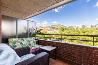 Flat  Carrer del país valencià. Amplio piso con balcón tipo terraza, parking y trastero en el ce