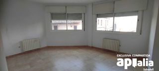 Flat in Sant Llorenç Savall. Piso en sant llorenç savall solo 2 vecinos