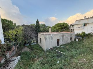 Casa  Urbanizacion serra maurina 20. Casa para reformar integramente con parcela de 447m2