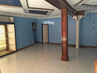 Lloguer Local Comercial  Major. Local esquinero en venta o alquiler en balaguer