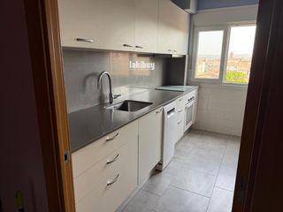 Appartement  Mil.lenari,del. Piso de 4 habitaciones en cervera