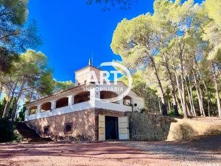 Chalet in Monteamor-La Carrasca-El Peucal. Villa en la sierra calderona en náquera