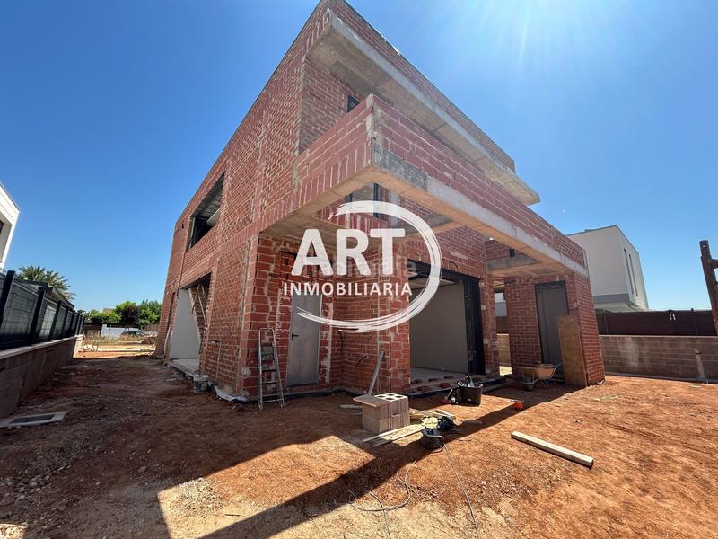 Foto 8c851829-fc03-4a54-974b-b4a284bb3fd2. Casa con riscaldamento parcheggio piscina in Meliana