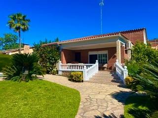 Lloguer Casa a Montealegre. Alquiler en exclusiva de elegante vivienda independiente en leli