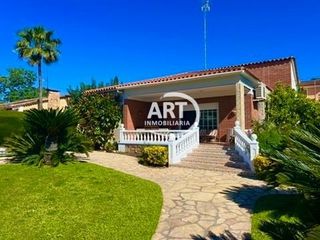 Rent House in Montealegre. Alquiler en exclusiva de elegante vivienda independiente en leli