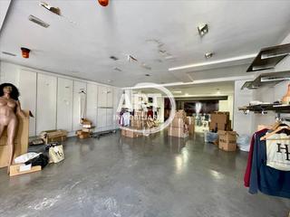 Lloguer Local Comercial a El Mercado. Local comercial en alquiler en manises