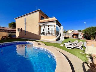 Casa  Mlaga. Chalet independiente en la eliana